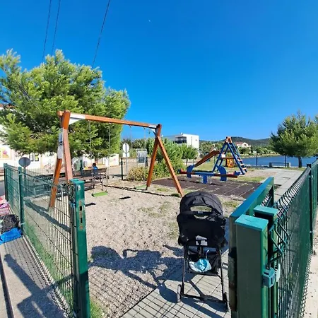 Apartament Lara *