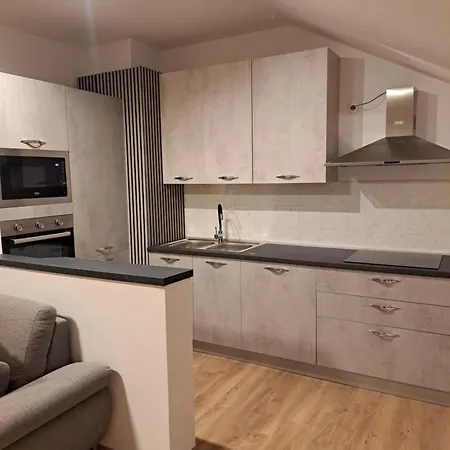 Lara Apartament Pašman