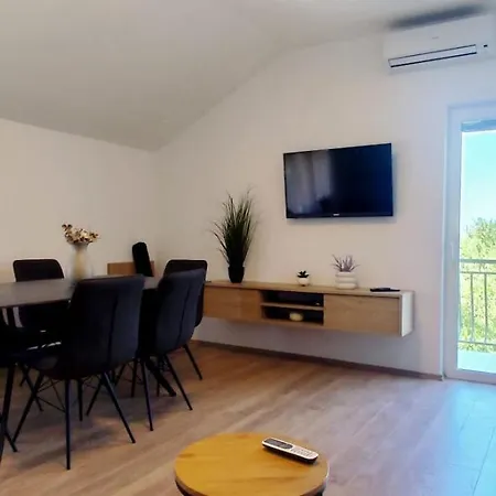Lara Apartament *